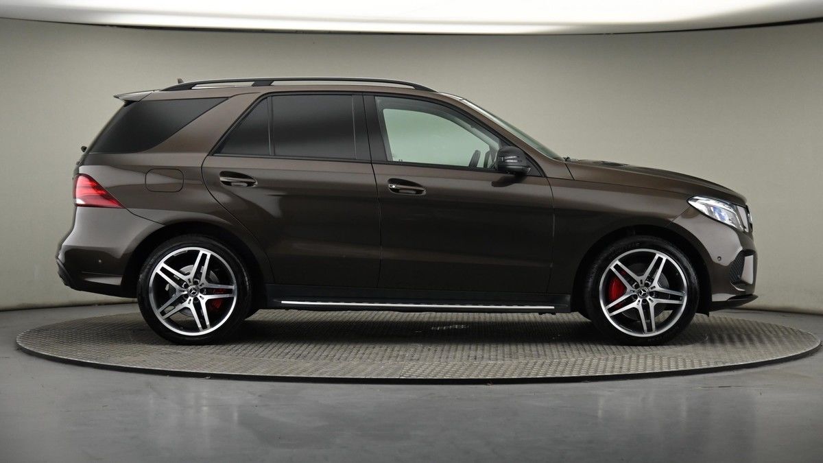 Mercedes-Benz GLE Image 19