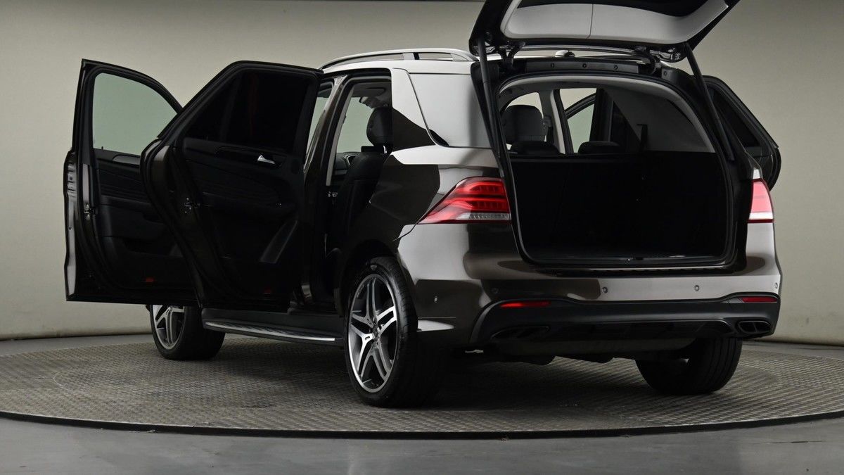 Mercedes-Benz GLE Image 21