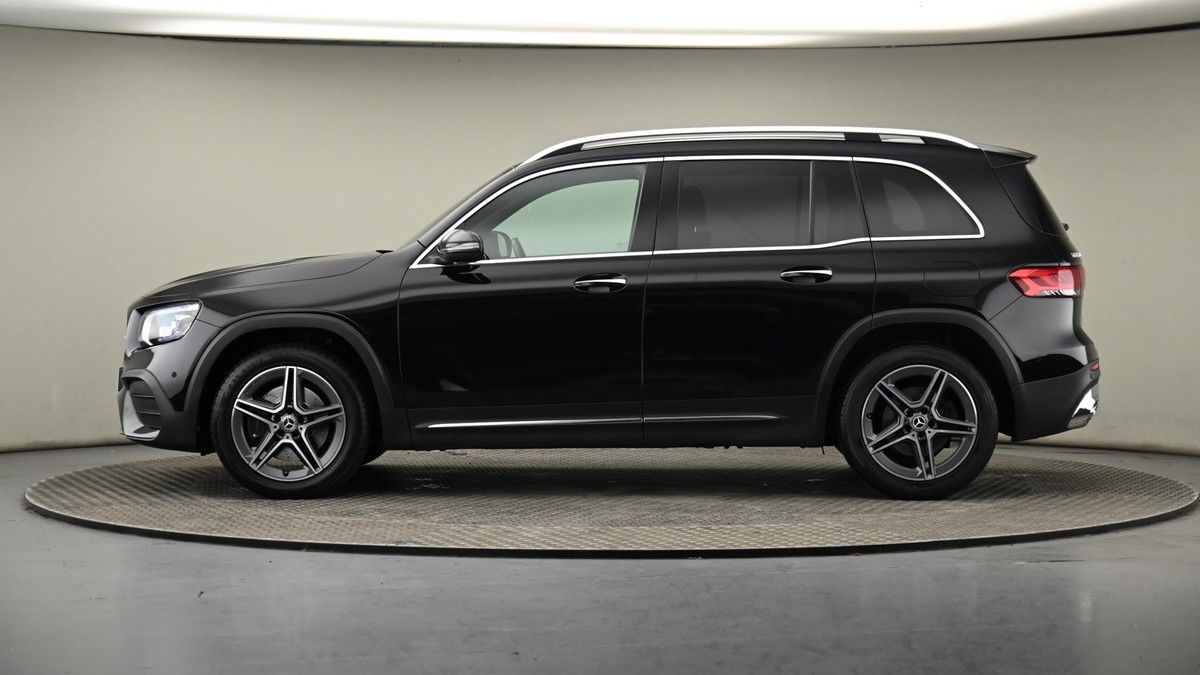 Mercedes-Benz GLB Image 23