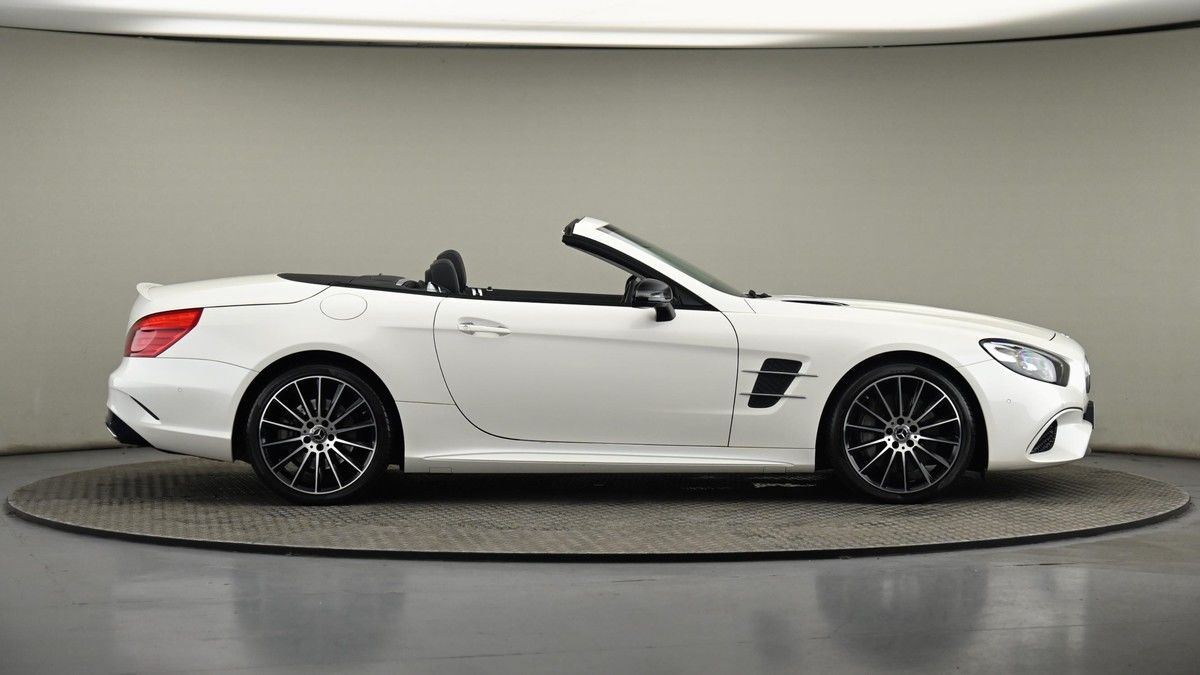 Mercedes-Benz SL Image 26