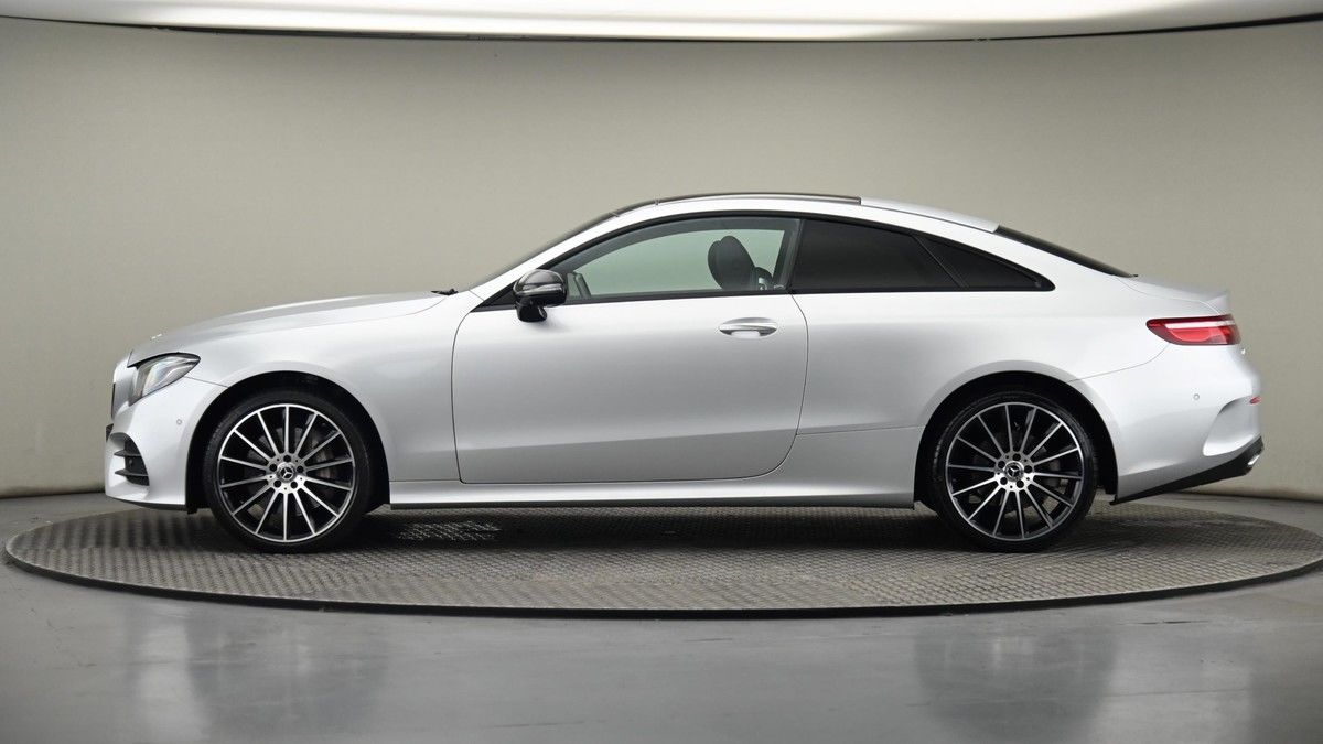 Mercedes-Benz E Class Image 23