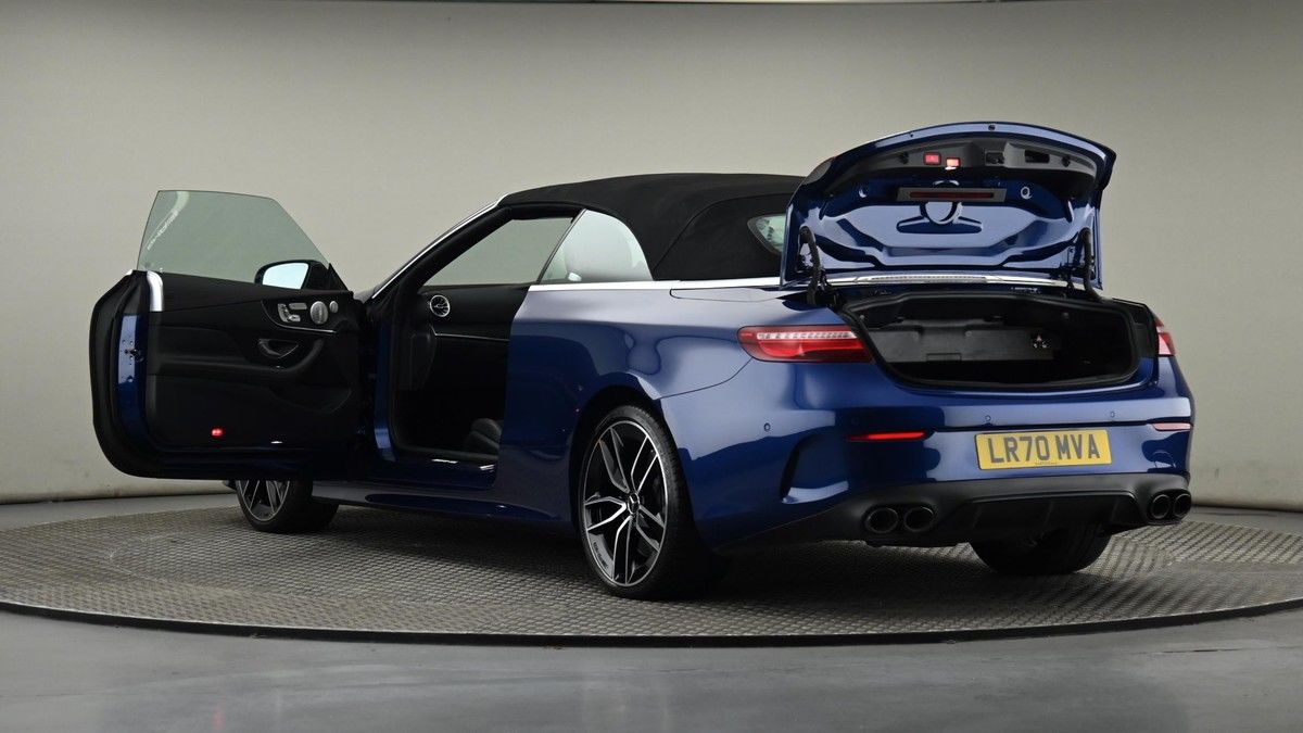 Mercedes-Benz E Class Image 28