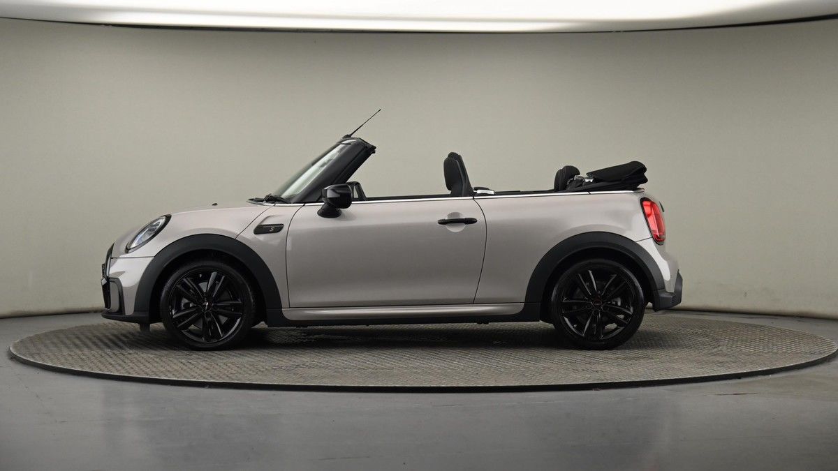 MINI Convertible Image 22