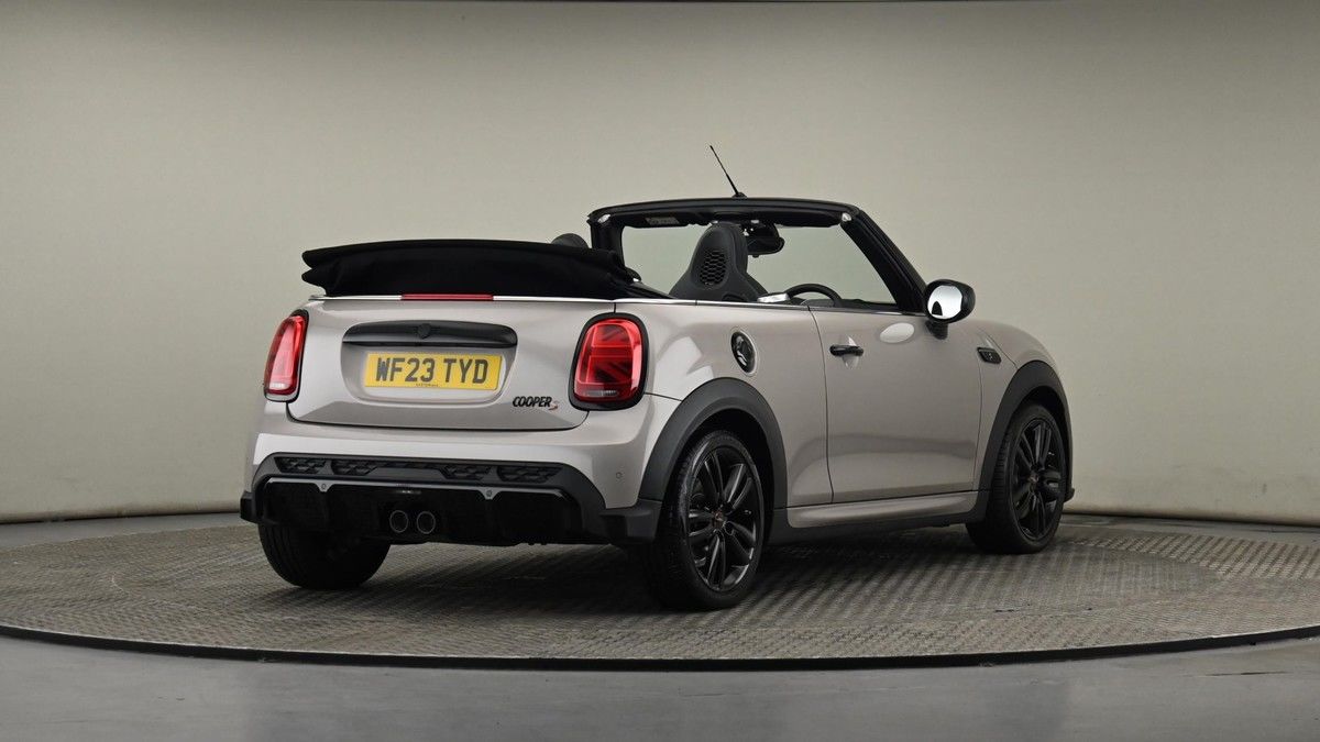 MINI Convertible Image 25