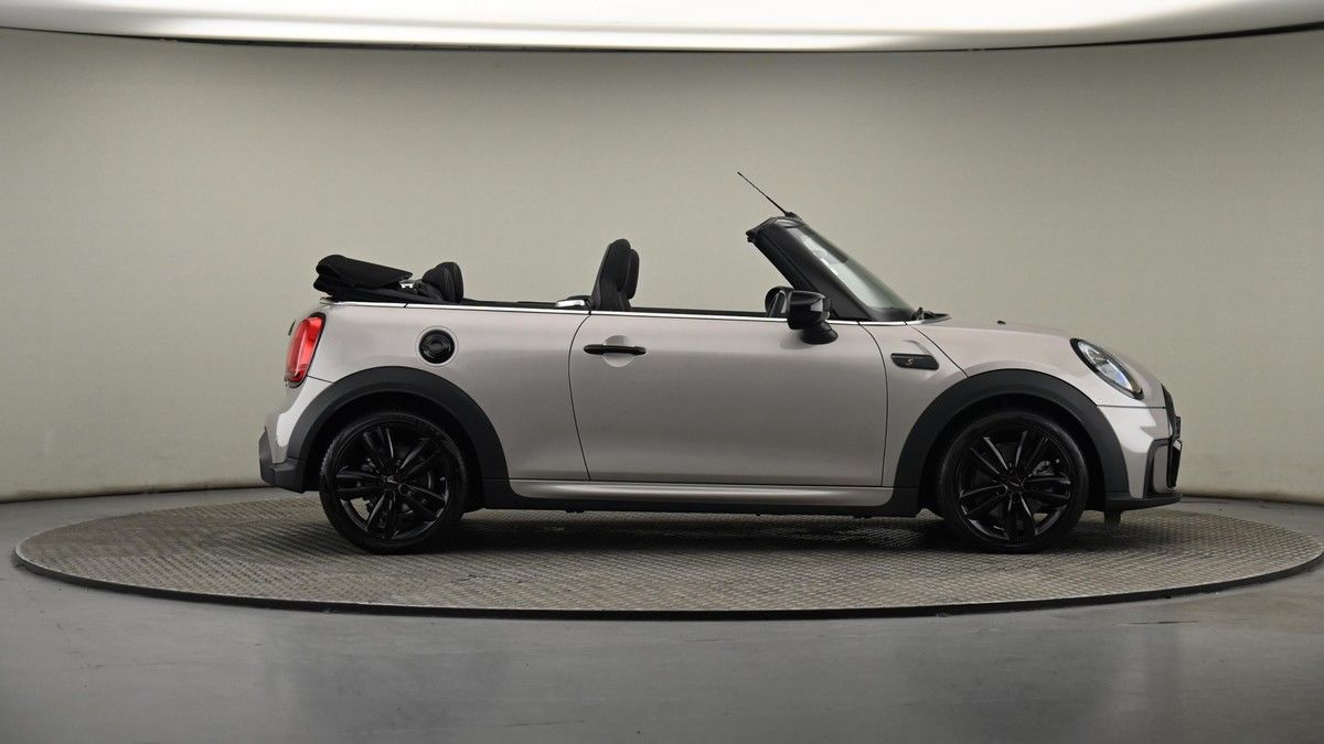 MINI Convertible Image 26