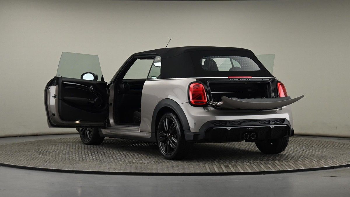 MINI Convertible Image 28