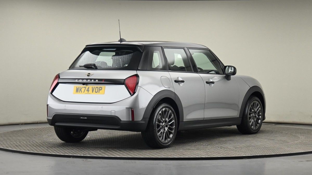 MINI Hatch Image 26