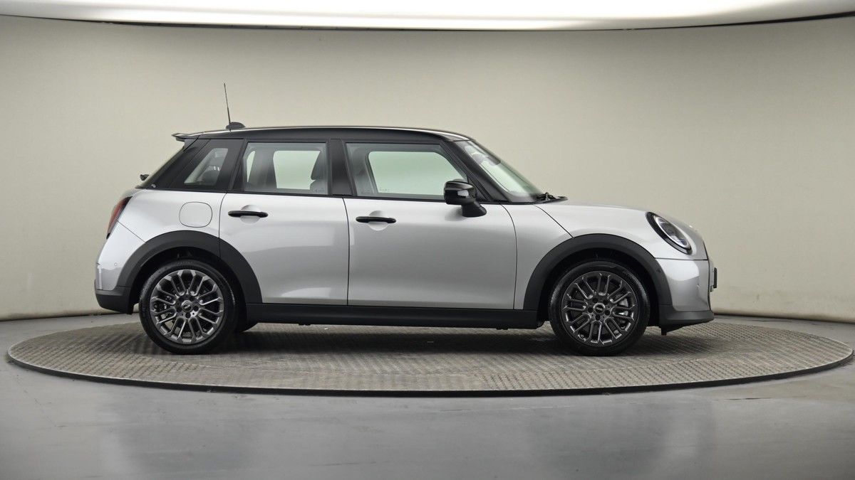 MINI Hatch Image 27