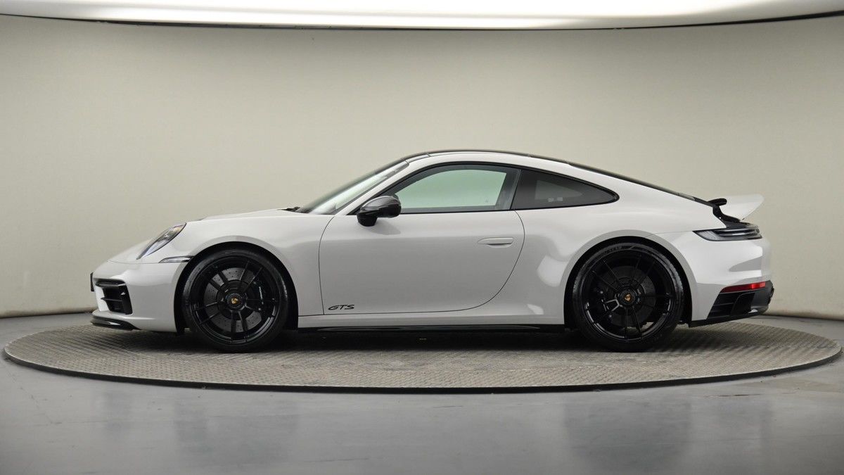 Porsche 911 Image 22