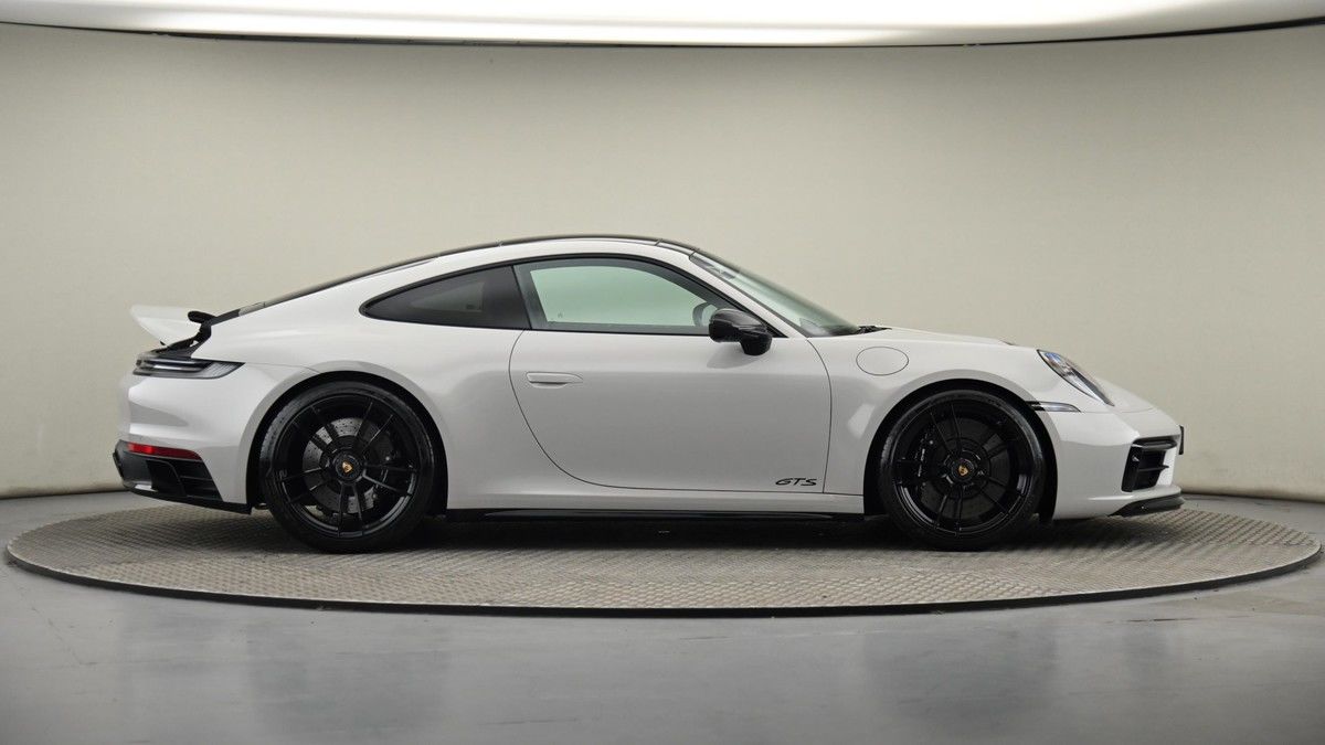 Porsche 911 Image 26