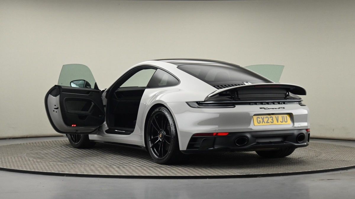 Porsche 911 Image 28