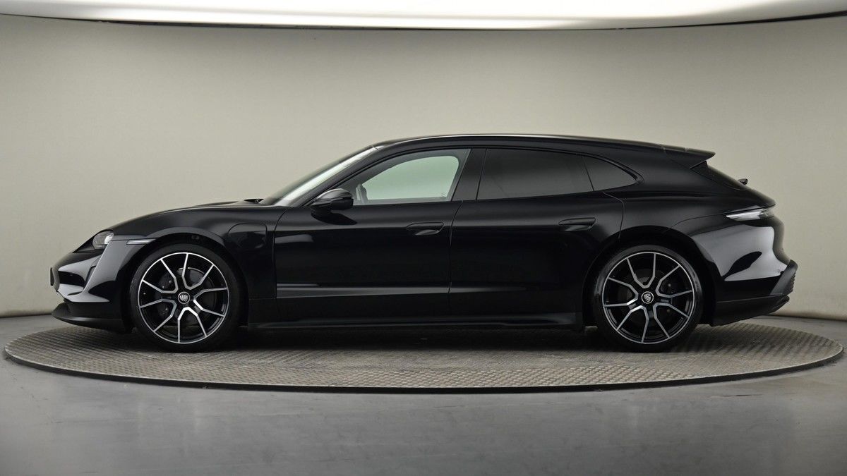 Porsche Taycan Image 23