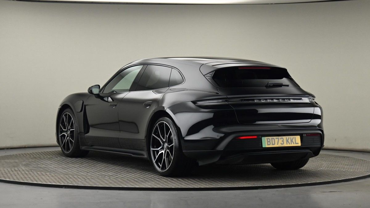 Porsche Taycan Image 24