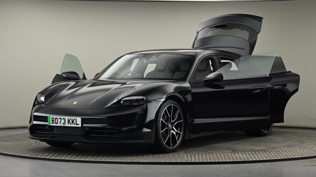 Porsche Taycan Image 28