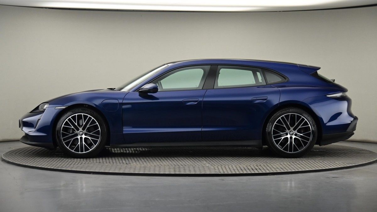Porsche Taycan Image 23