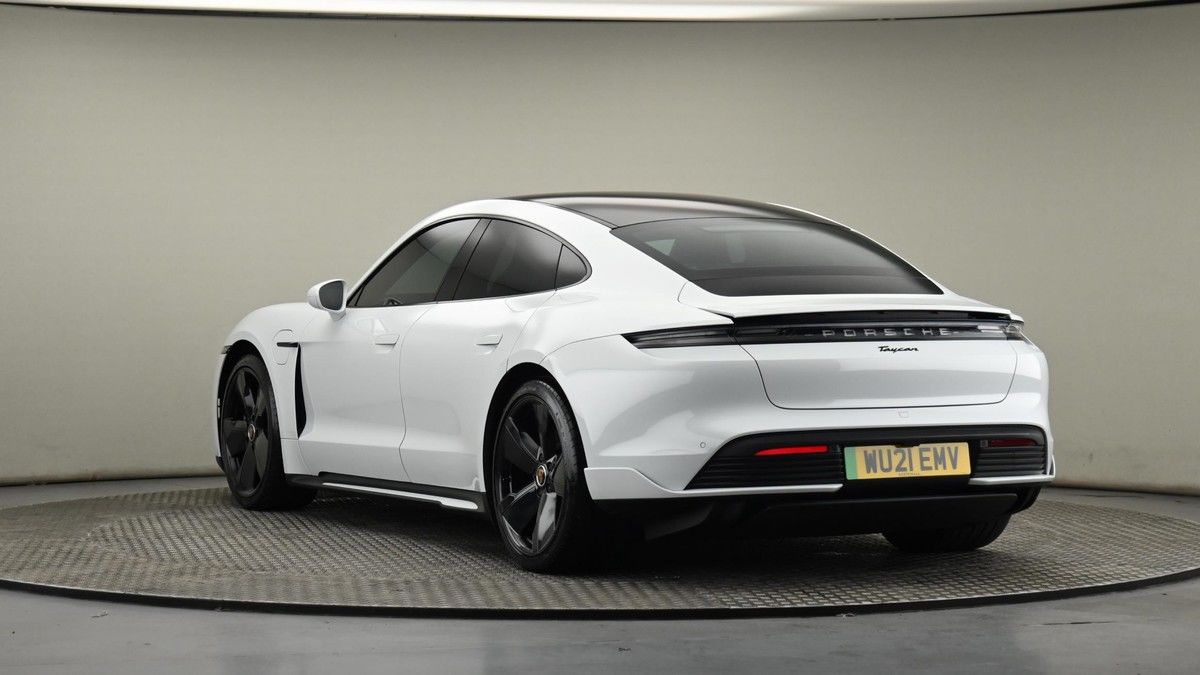 Porsche Taycan Image 24