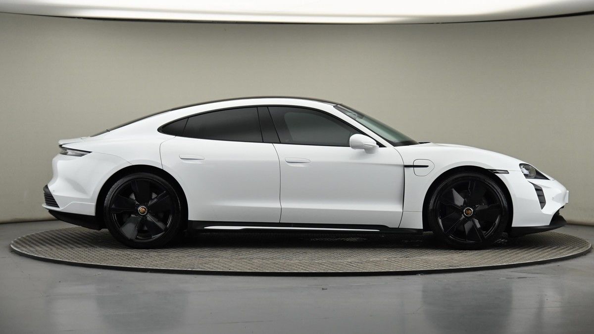 Porsche Taycan Image 27