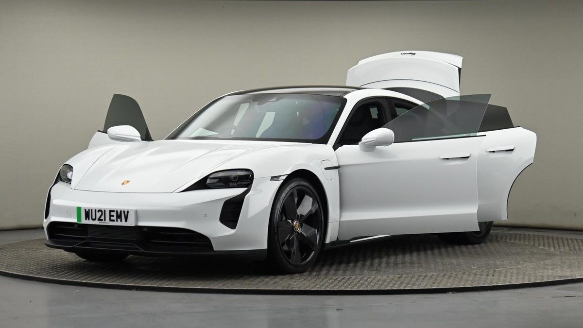 Porsche Taycan Image 28