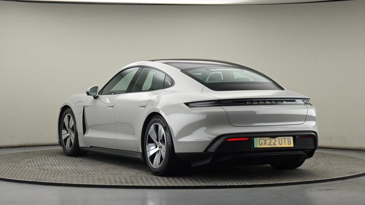 Porsche Taycan Image 24