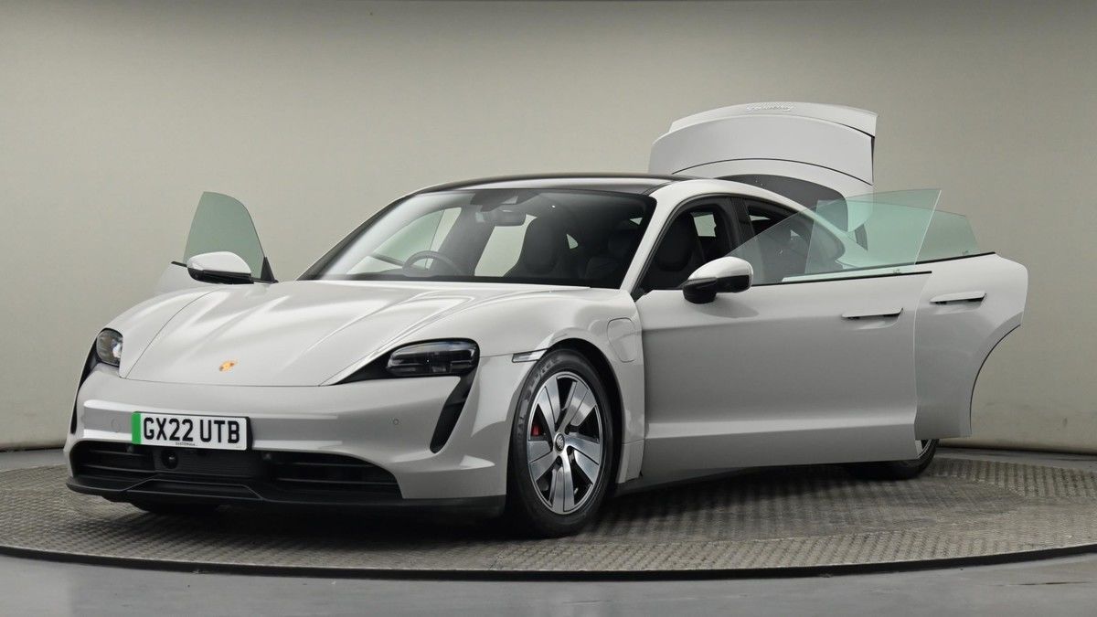Porsche Taycan Image 28