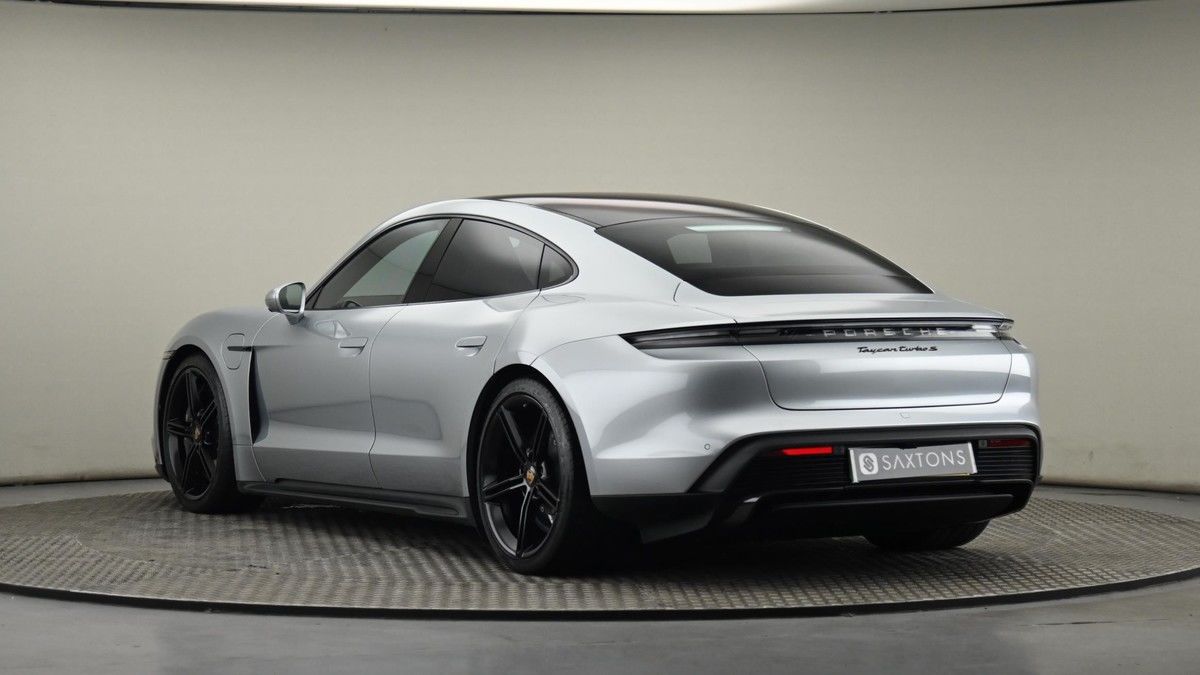 Porsche Taycan Image 24