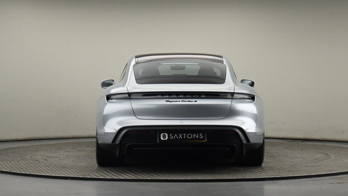 Porsche Taycan Image 25