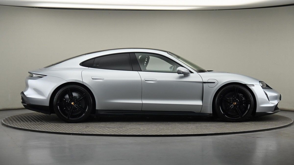 Porsche Taycan Image 27