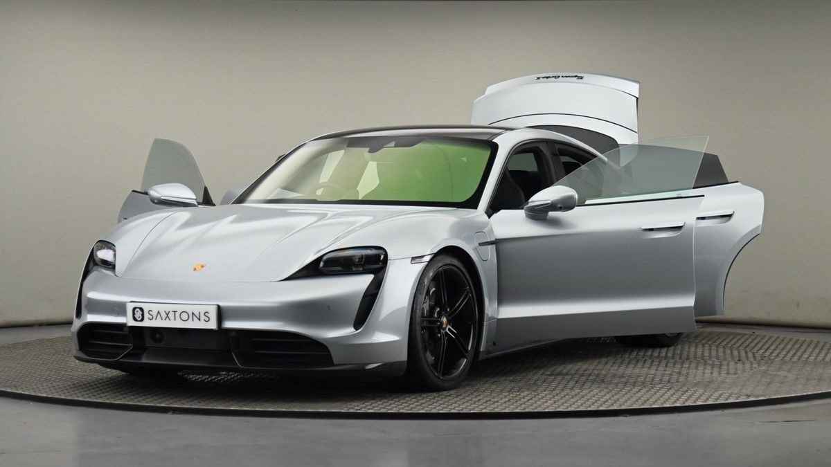 Porsche Taycan Image 28