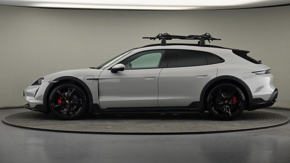 Porsche Taycan Image 23