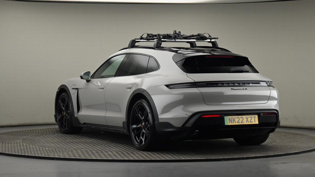 Porsche Taycan Image 24