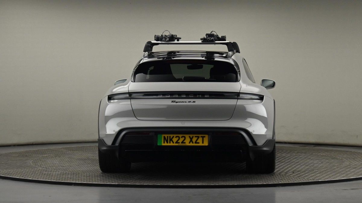 Porsche Taycan Image 25