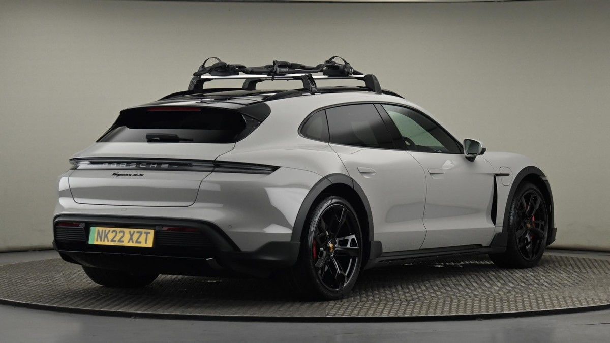 Porsche Taycan Image 26