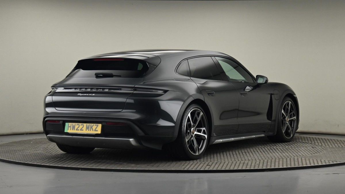 Porsche Taycan Image 26
