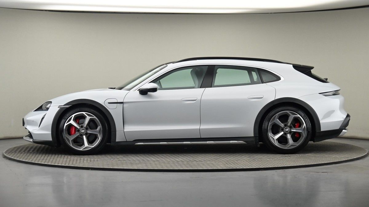 Porsche Taycan Image 23