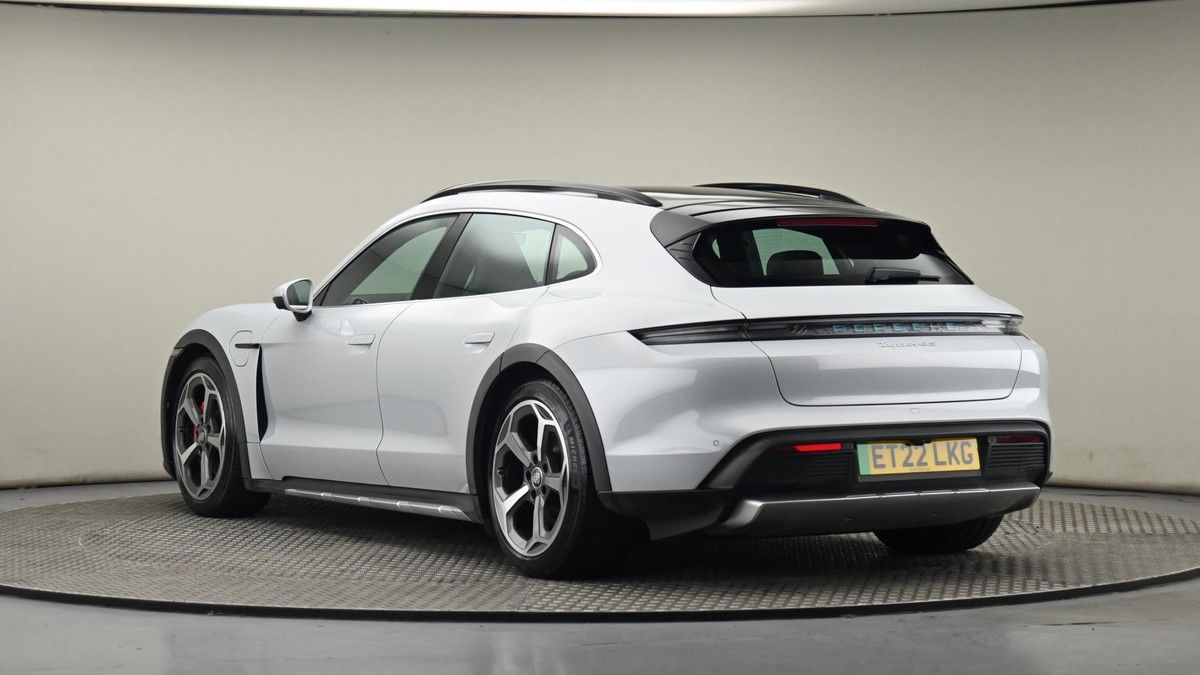 Porsche Taycan Image 24