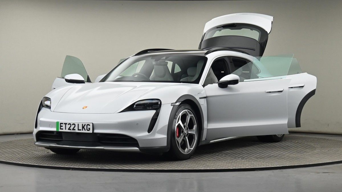 Porsche Taycan Image 28
