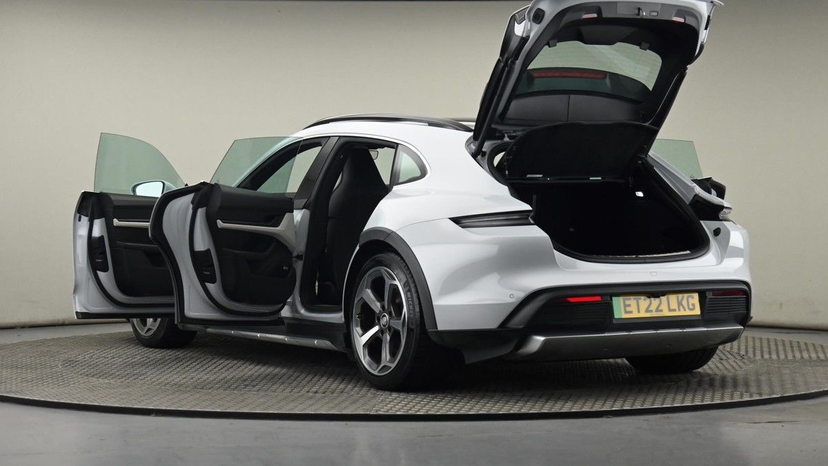 Porsche Taycan Image 29