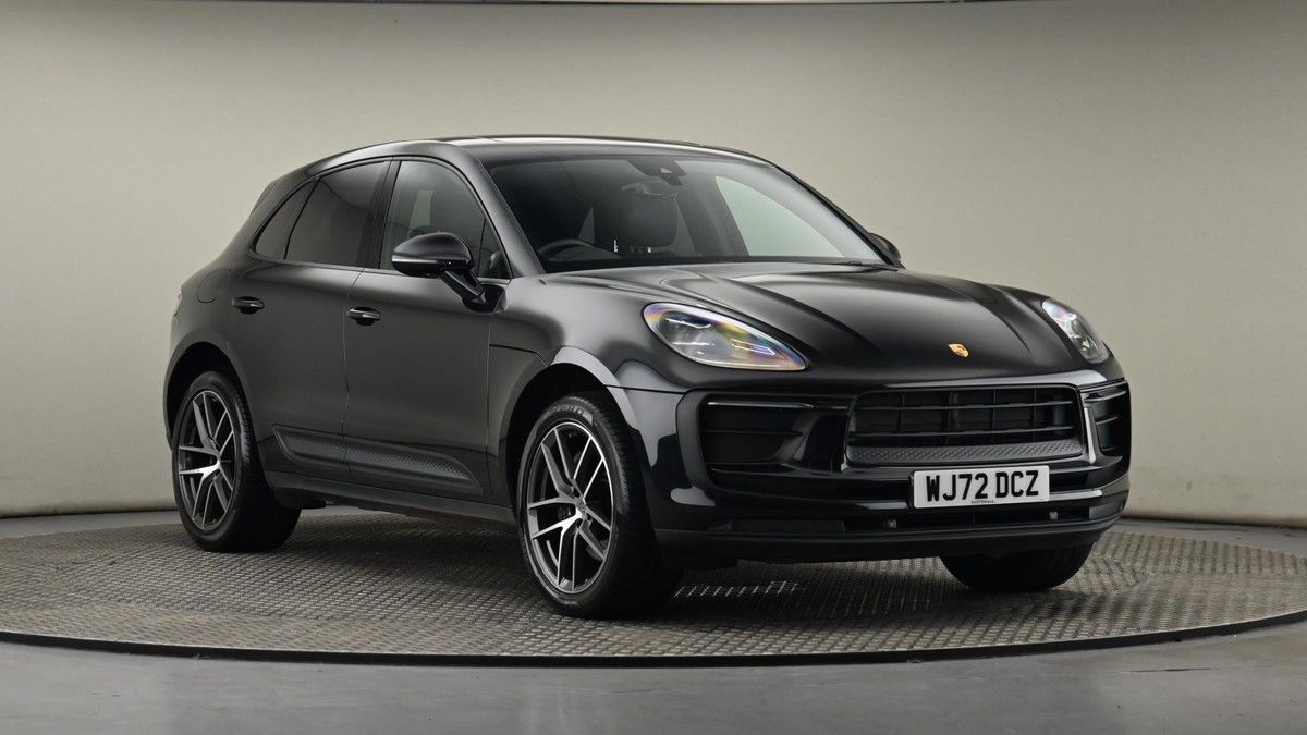 Porsche Macan Sticky Header Image