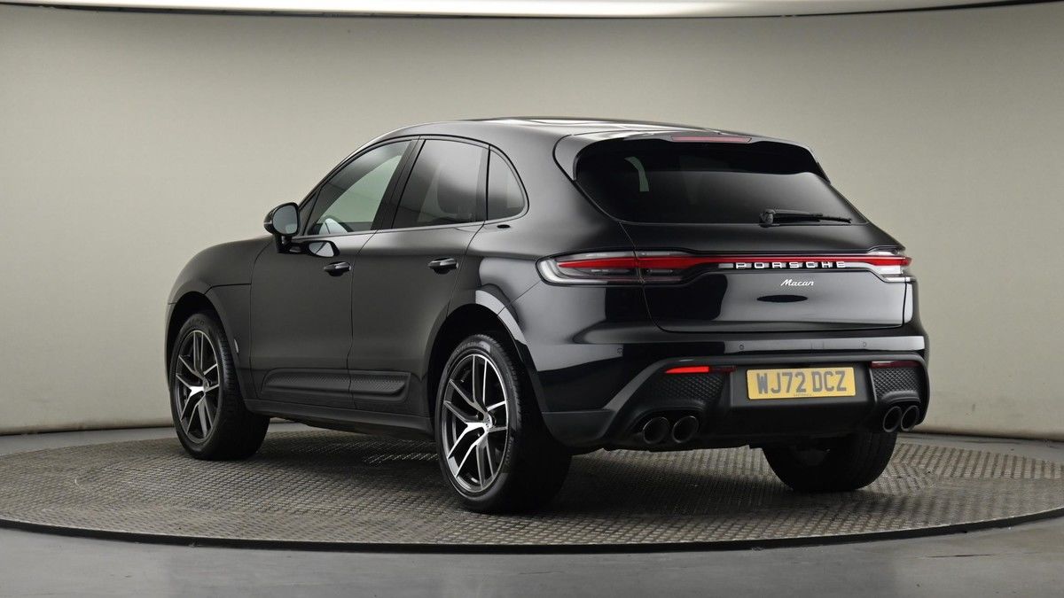 Porsche Macan Image 24