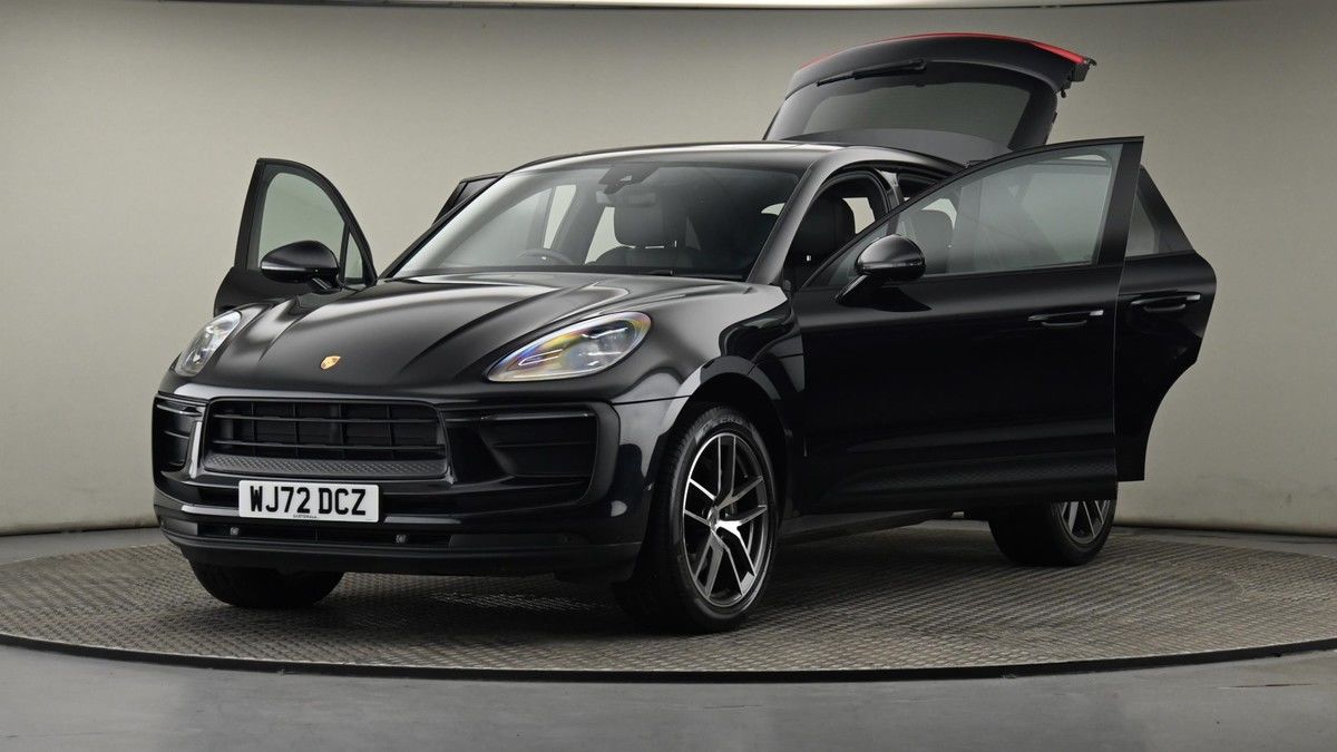 Porsche Macan Image 28