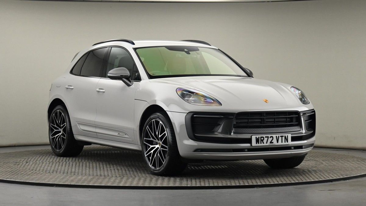 Porsche Macan Sticky Header Image