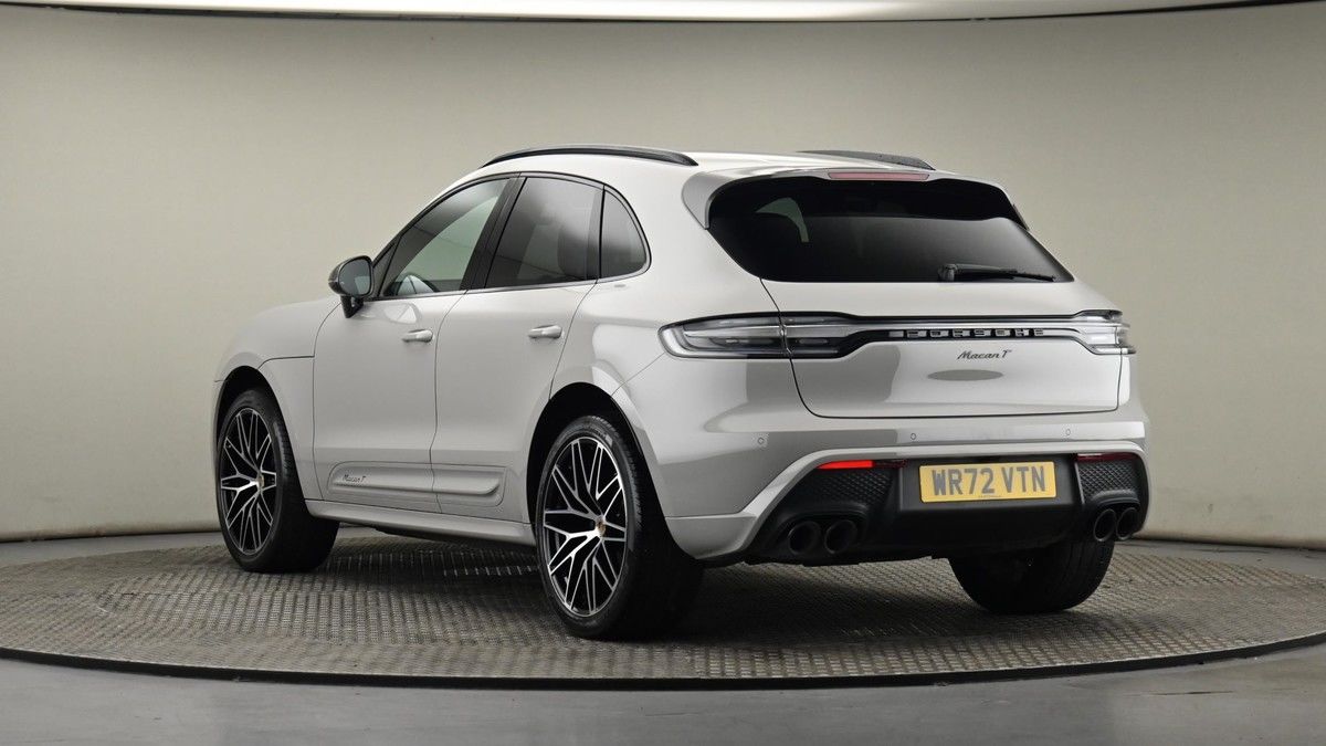 Porsche Macan Image 24
