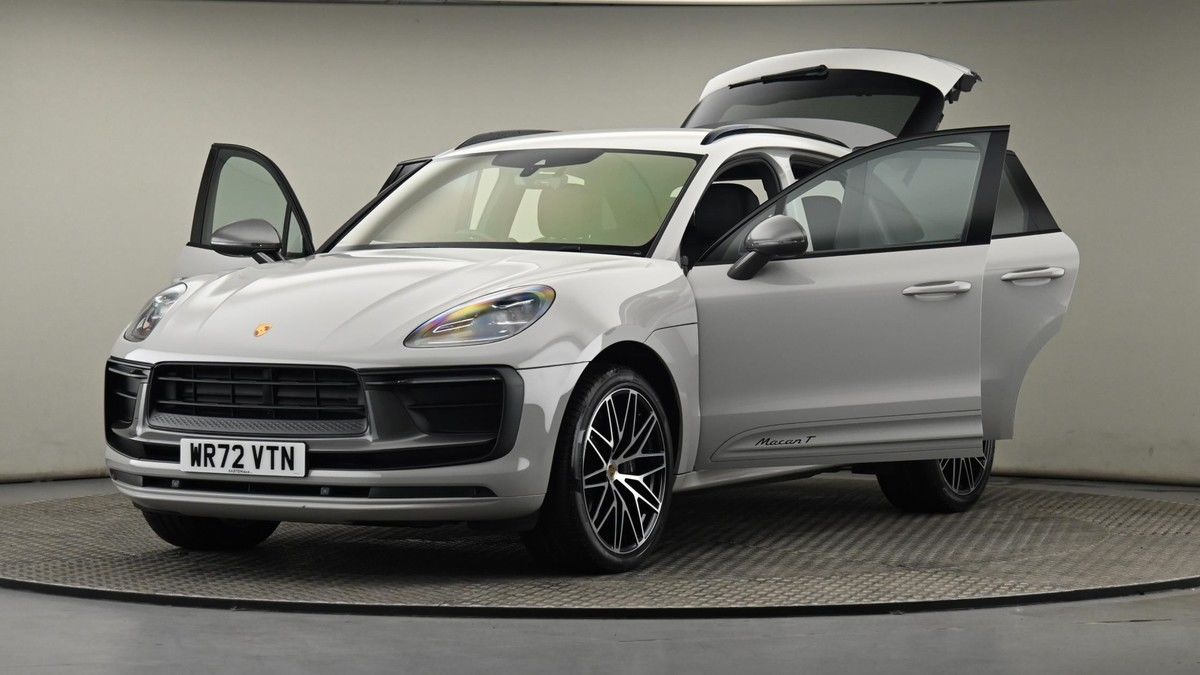 Porsche Macan Image 28