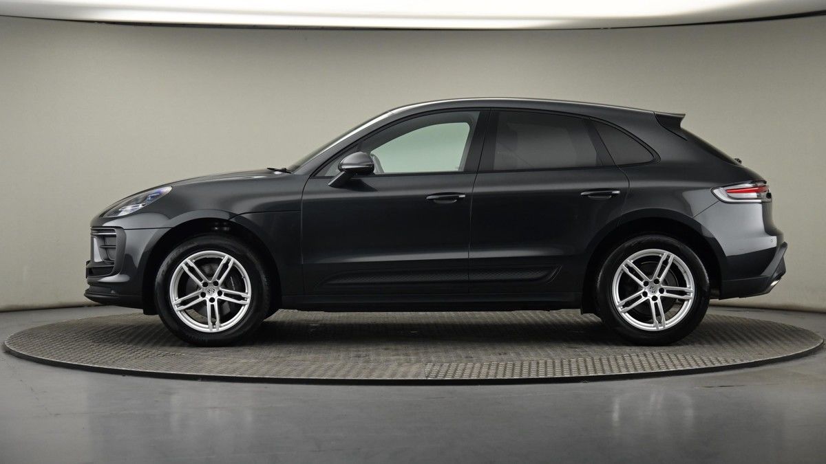 Porsche Macan Image 23