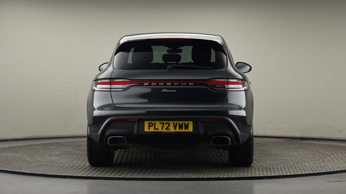 Porsche Macan Image 25