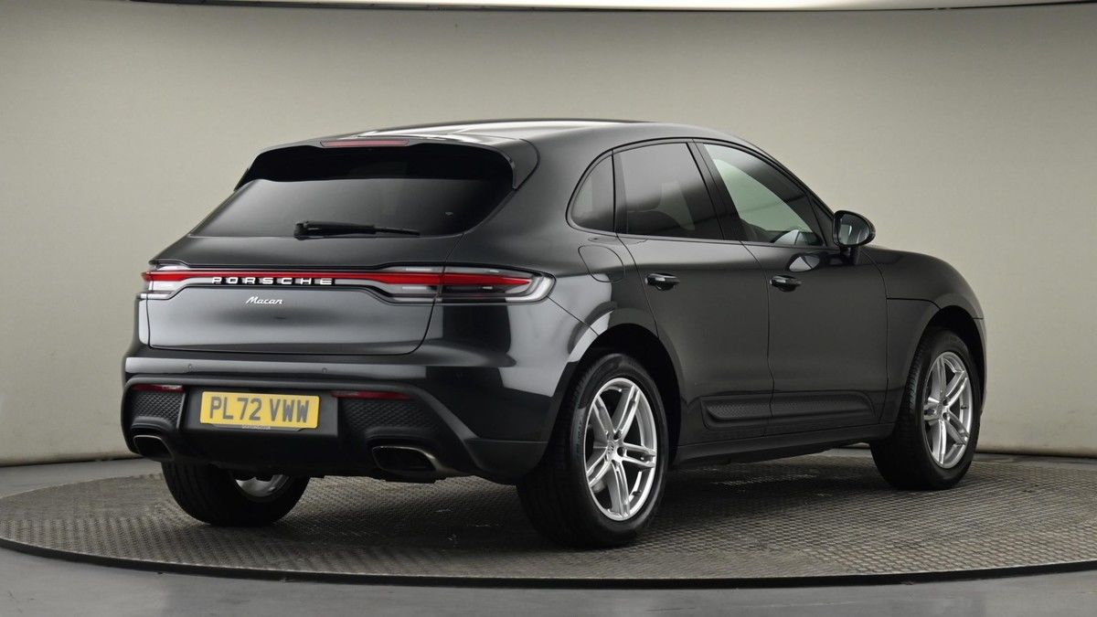 Porsche Macan Image 26