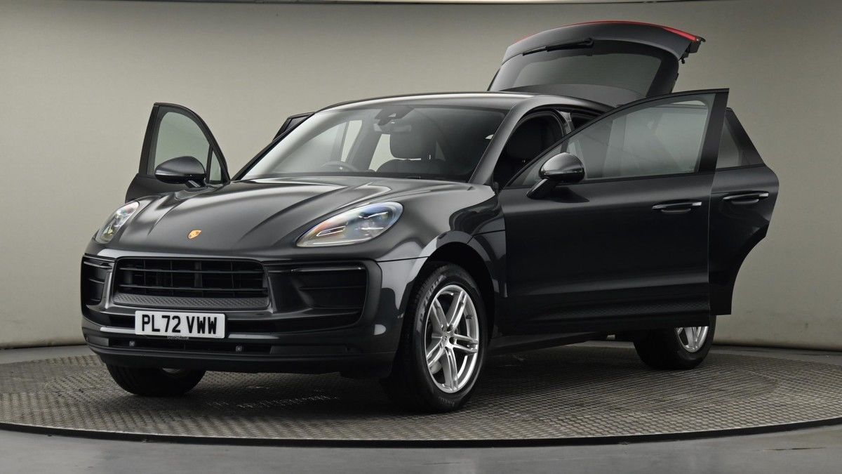 Porsche Macan Image 28