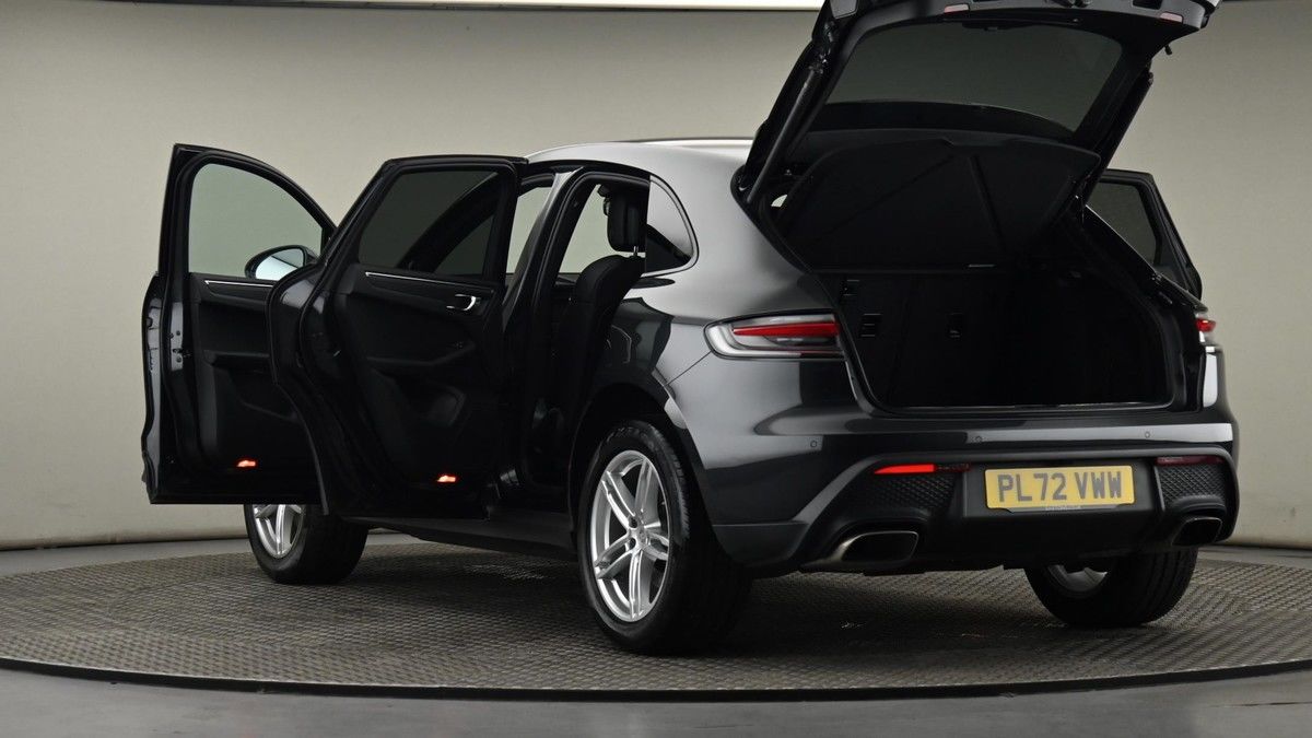 Porsche Macan Image 29