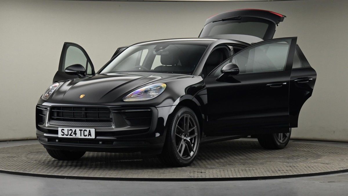 Porsche Macan Image 28