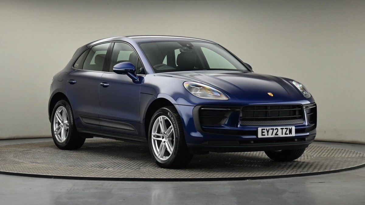 Porsche Macan Sticky Header Image